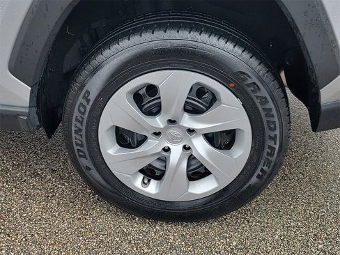 Used 2025 Toyota RAV4 LE image 5