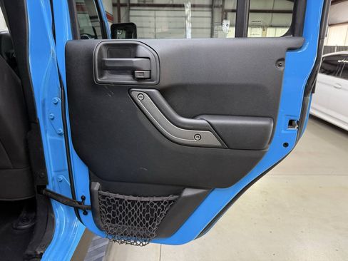 Used 2018 Jeep Wrangler Unlimited Sport S AWD/4WD image 13
