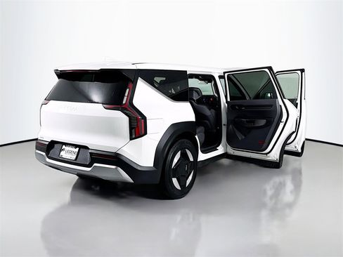 Used 2024 Kia EV9 Light Long Range image 27