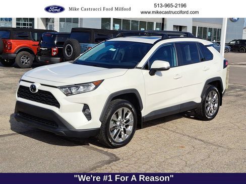 Used 2021 Toyota RAV4 XLE Premium image 1