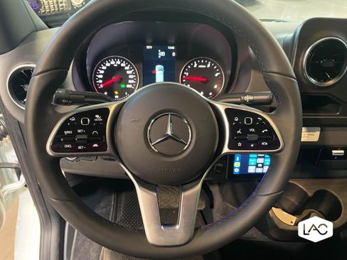 Used 2022 Mercedes-Benz Sprinter 3500 image 25