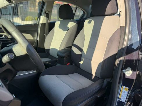 Used 2014 Chevrolet Cruze LS image 14