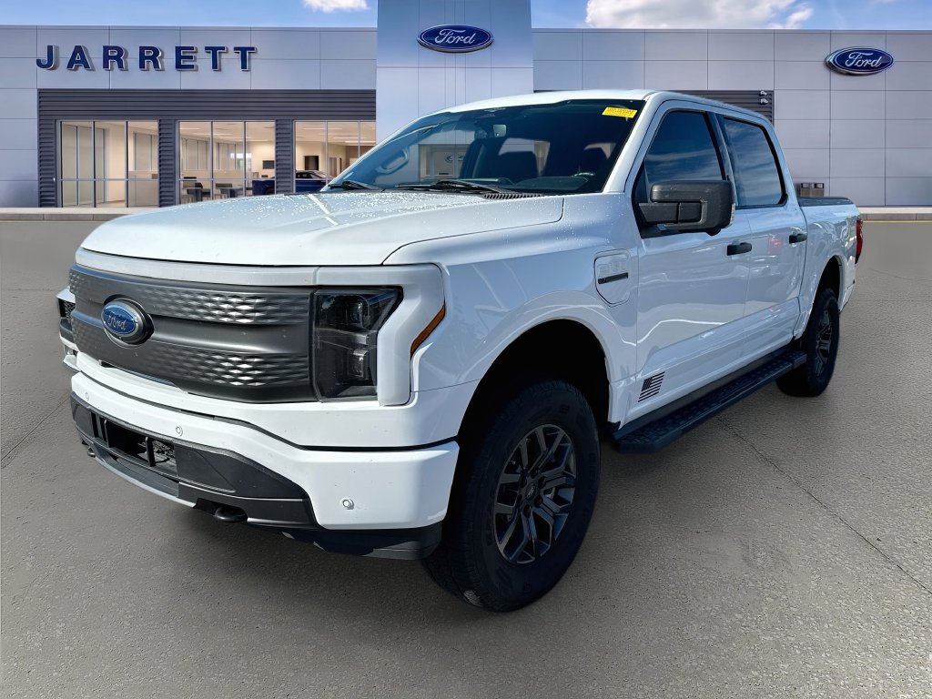 Used 2023 Ford F150 Lightning XLT AWD/4WD image 2