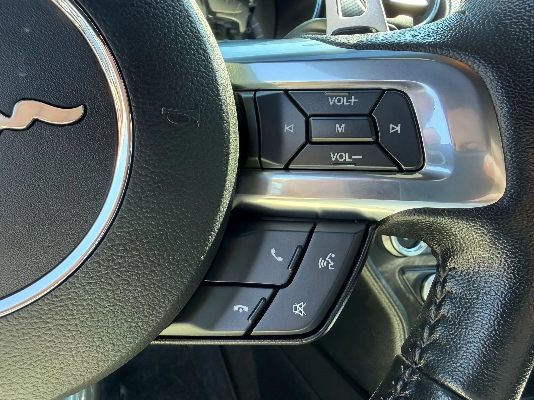 Used 2017 Ford Mustang GT w/ Black Accent Package RWD image 27