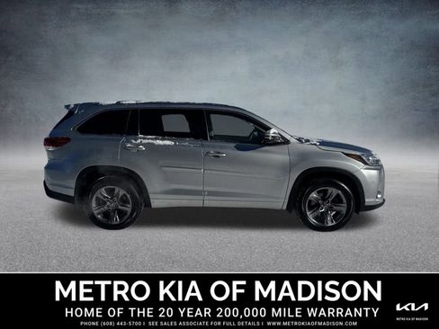 Used 2019 Toyota Highlander Limited Platinum image 6