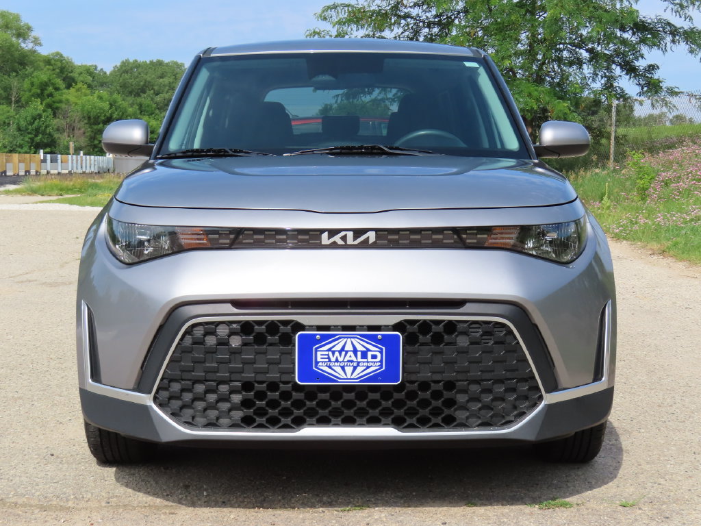 Used 2024 Kia Soul LX w/ Option Group 015 FWD image 12