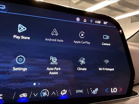 Used 2025 Chevrolet Suburban Z71 image 37