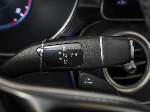 Used 2020 Mercedes-Benz GLC 300 4MATIC image 31