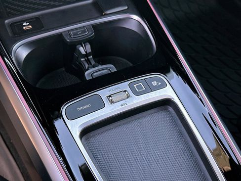 Certified 2025 Mercedes-Benz GLB 250 image 23