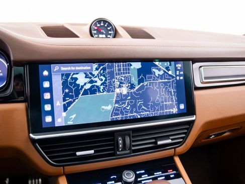 Used 2023 Porsche Cayenne GTS image 25