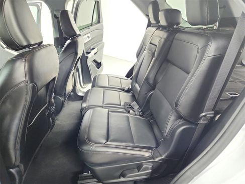 Used 2024 Ford Explorer Limited image 35