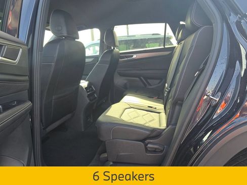 Used 2025 Volkswagen Atlas Cross Sport SE FWD image 8