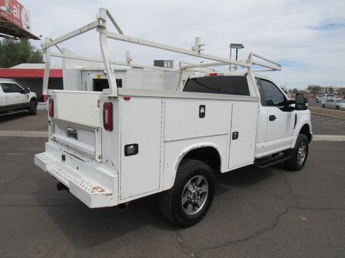 Used 2019 Ford F250 XL w/ STX Appearance Package image 6