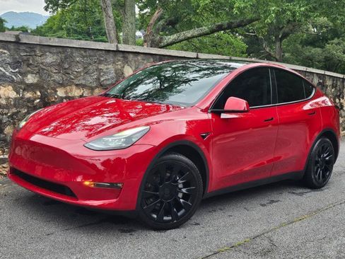 Used 2022 Tesla Model Y Long Range AWD/4WD image 5
