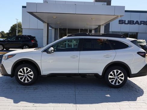 Used 2020 Subaru Outback Premium image 2