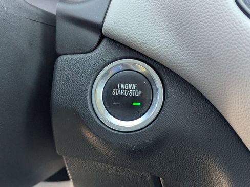 Used 2021 Chevrolet Equinox LS AWD/4WD image 17