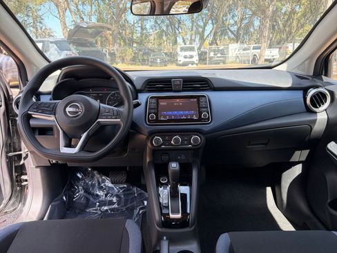 Used 2025 Nissan Versa SV image 29