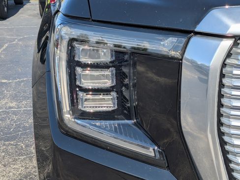 Certified 2022 GMC Yukon XL Denali AWD/4WD image 10
