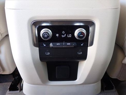 Used 2023 GMC Yukon XL Denali AWD/4WD image 11
