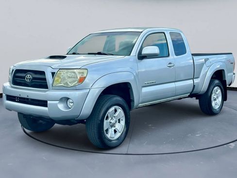 Used 2006 Toyota Tacoma 4x4 Access Cab V6 image 2
