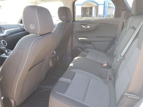 New 2026 Chevrolet Blazer LT image 9