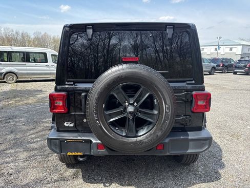 Used 2020 Jeep Wrangler Unlimited Sahara image 8