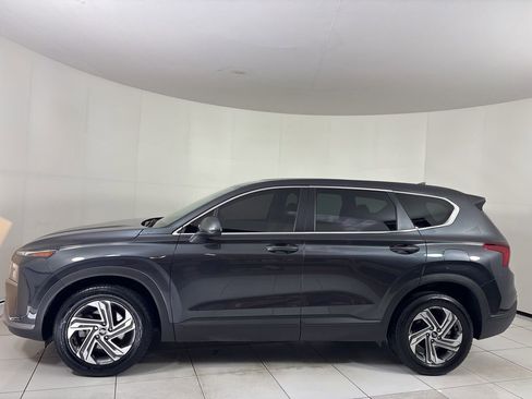 Used 2023 Hyundai Santa Fe SE image 2