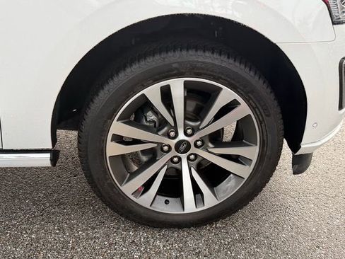 Used 2021 Ford Expedition Max Platinum RWD image 18