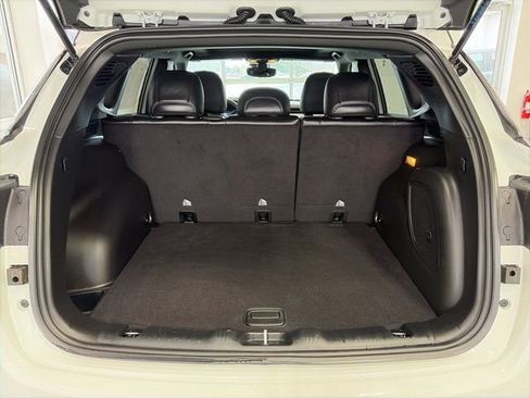 Used 2024 Jeep Compass Limited w/ Sun and Sound Group image 10