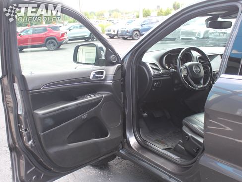 Used 2019 Jeep Grand Cherokee Limited AWD/4WD image 10