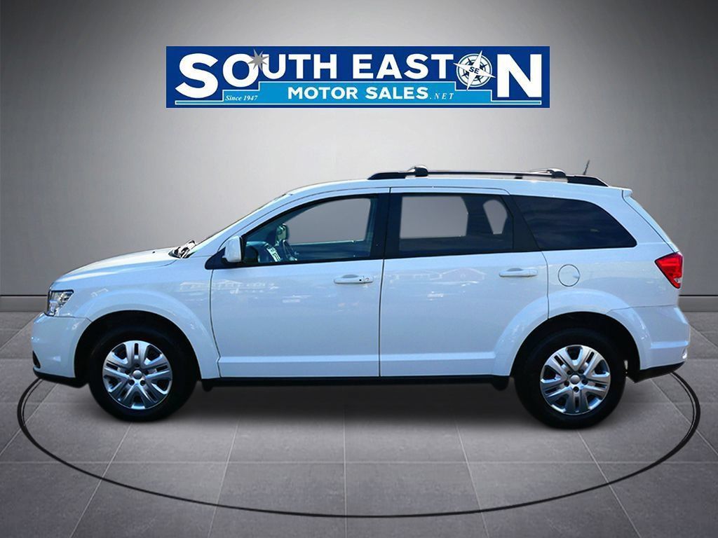 Used 2019 Dodge Journey SE w/ Connectivity Group FWD image 7