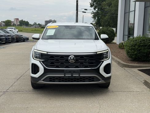 Used 2024 Volkswagen Atlas Cross Sport SE AWD/4WD image 18