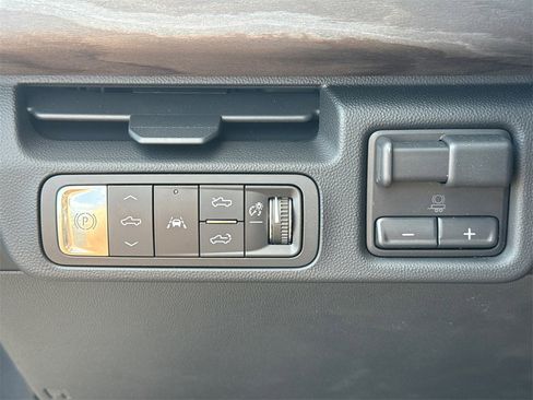 New 2025 GMC Sierra EV Denali image 19