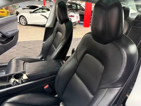 Used 2018 Tesla Model 3 Mid Range RWD image 31