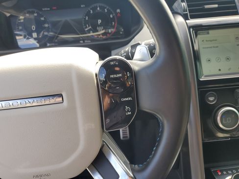 Used 2020 Land Rover Discovery HSE image 20