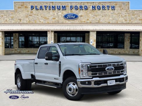 New 2026 Ford F350 XLT w/ FX4 Off-Road Package AWD/4WD image 1