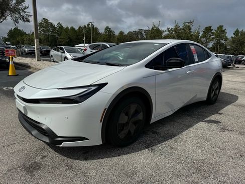 New 2024 Toyota Prius LE image 3