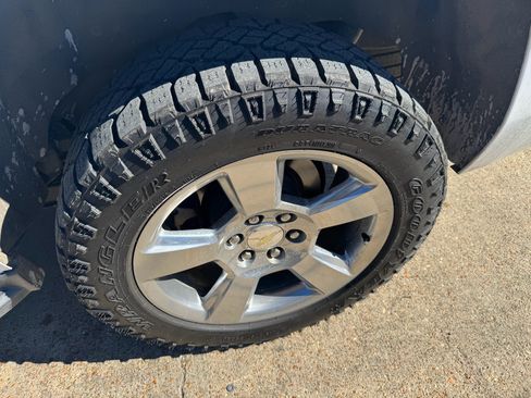 Used 2018 Chevrolet Tahoe LT image 10