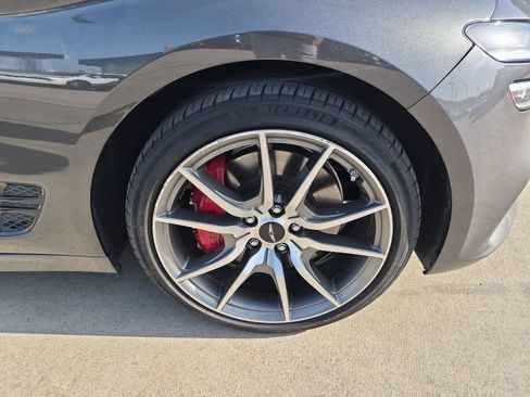 Used 2025 Genesis G70 2.5T RWD image 10