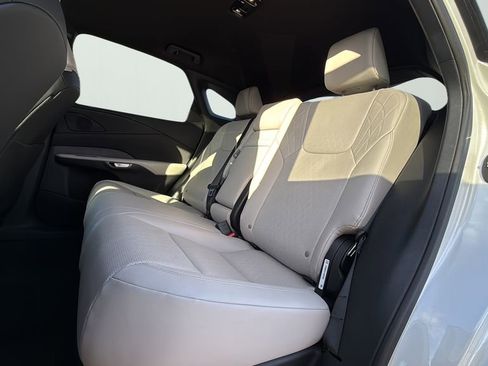 Used 2025 Lexus RX 350 Premium Plus image 11