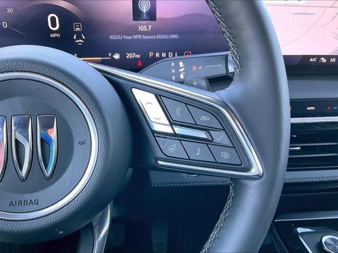 Certified 2025 Buick Enclave Preferred image 23