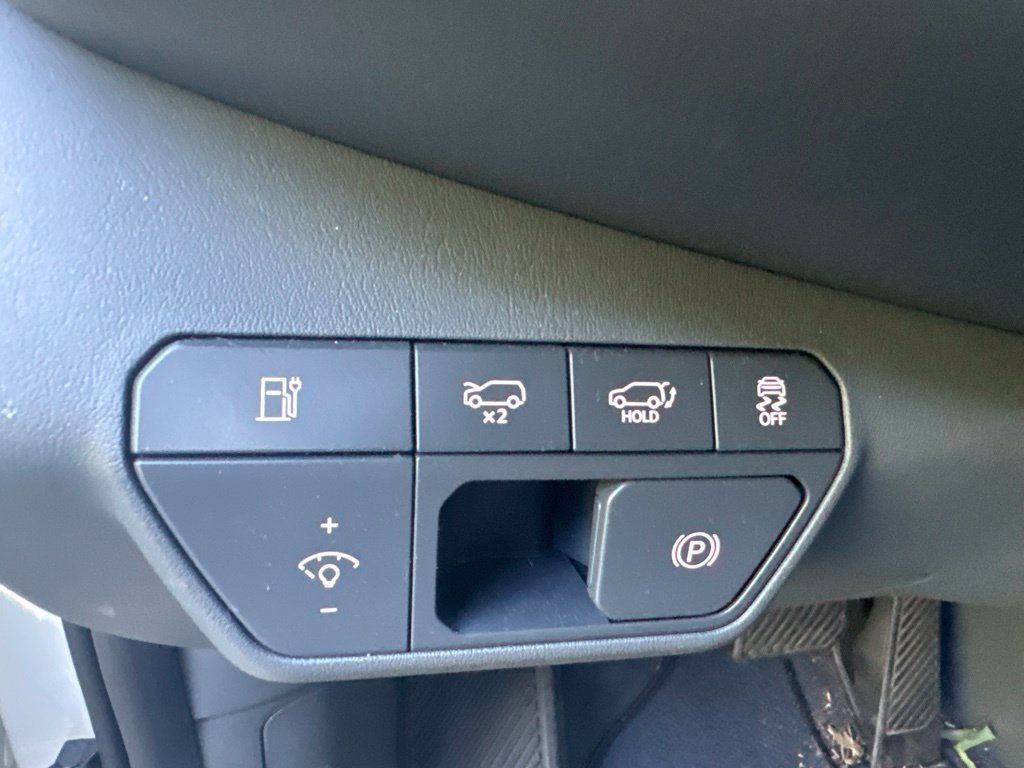 Used 2024 Kia EV9 Land AWD/4WD image 12