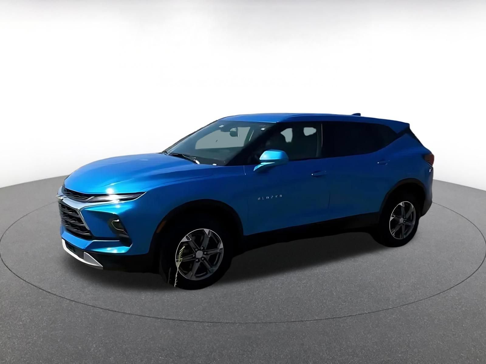 Used 2026 Chevrolet Blazer LT FWD image 6