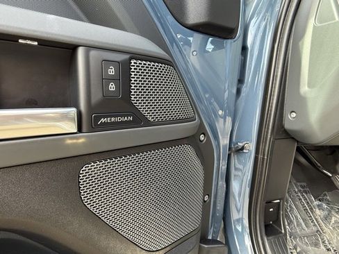 Used 2022 Land Rover Defender 90 X-Dynamic S image 12