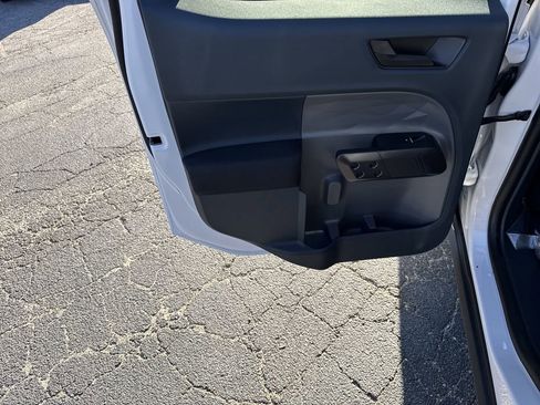 New 2025 Ford Maverick XL image 21