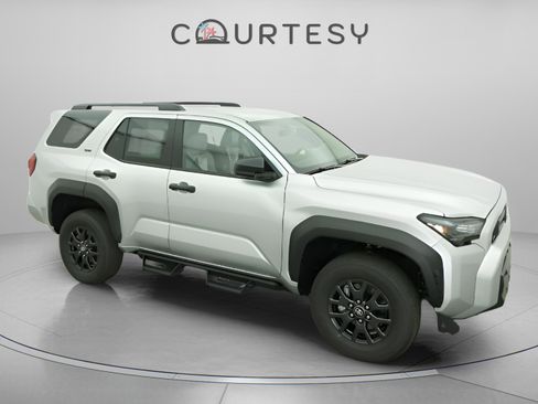 Certified 2026 Toyota 4Runner SR5 AWD/4WD image 19