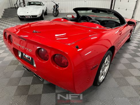 Used 2002 Chevrolet Corvette Coupe w/ Preferred Equipment Group2 RWD image 14