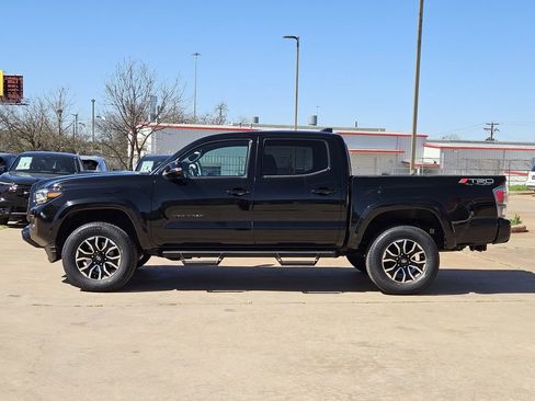 Used 2023 Toyota Tacoma TRD Sport image 4