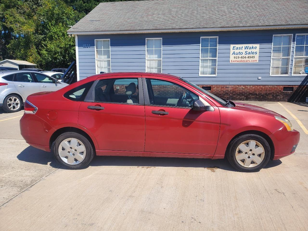 Used 2010 Ford Focus S FWD image 4