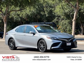 Used 2022 Toyota Camry SE image 1